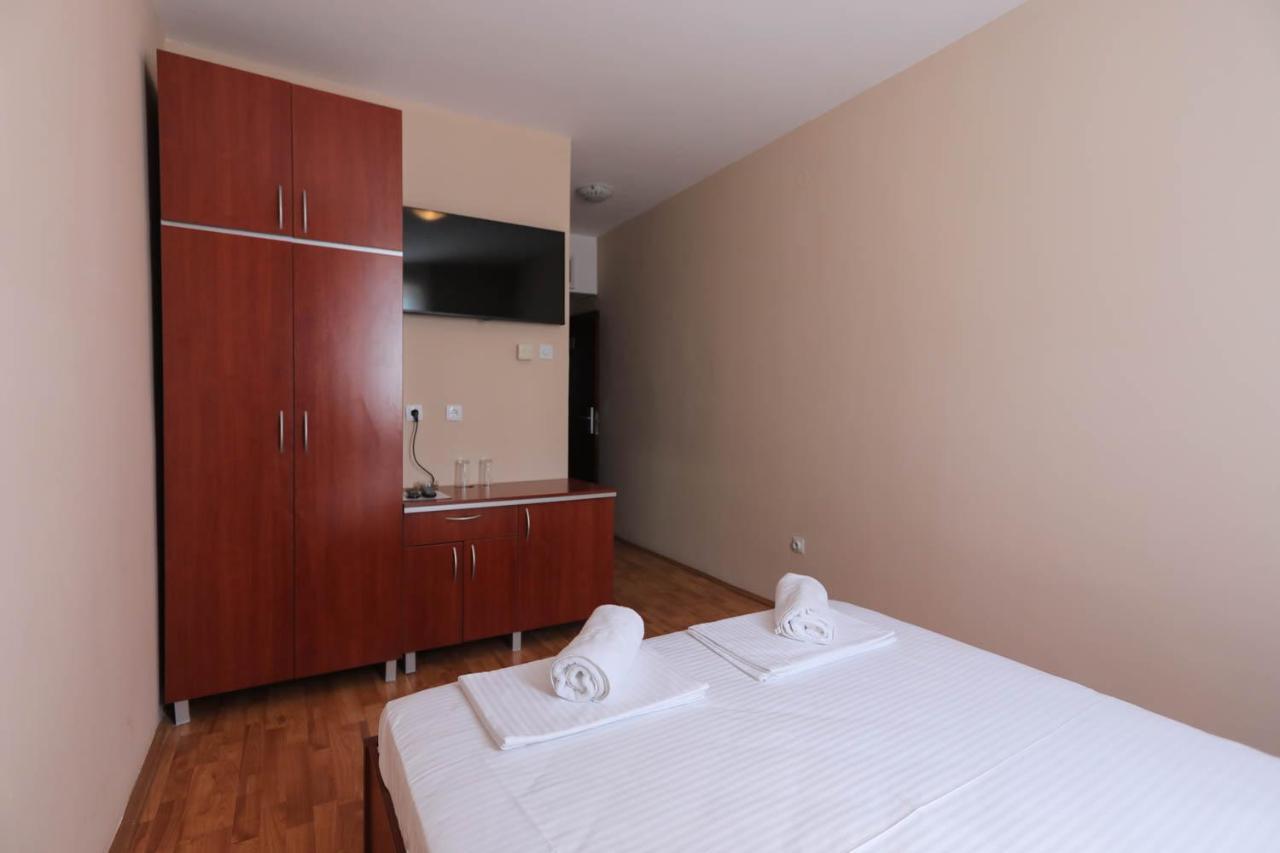 Restoran Bsk Bed & Breakfast Белград Екстериор снимка
